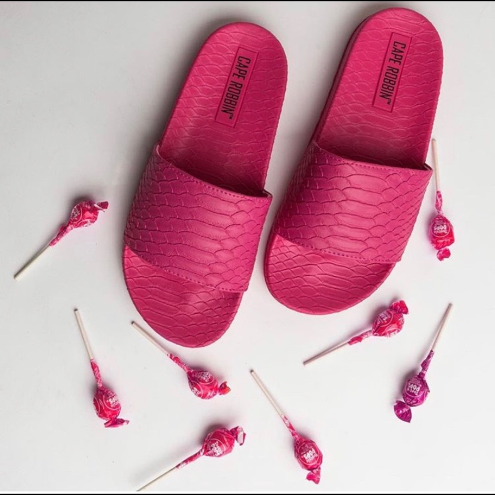 Women’s slide-in sandals